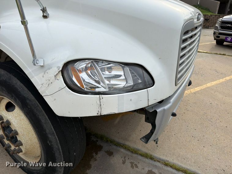 image for item FP4032 2009 Freightliner Business Class M2 street sweeper truck