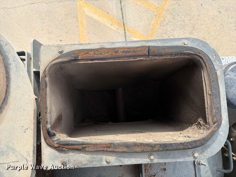 image for item FP4032 2009 Freightliner Business Class M2 street sweeper truck