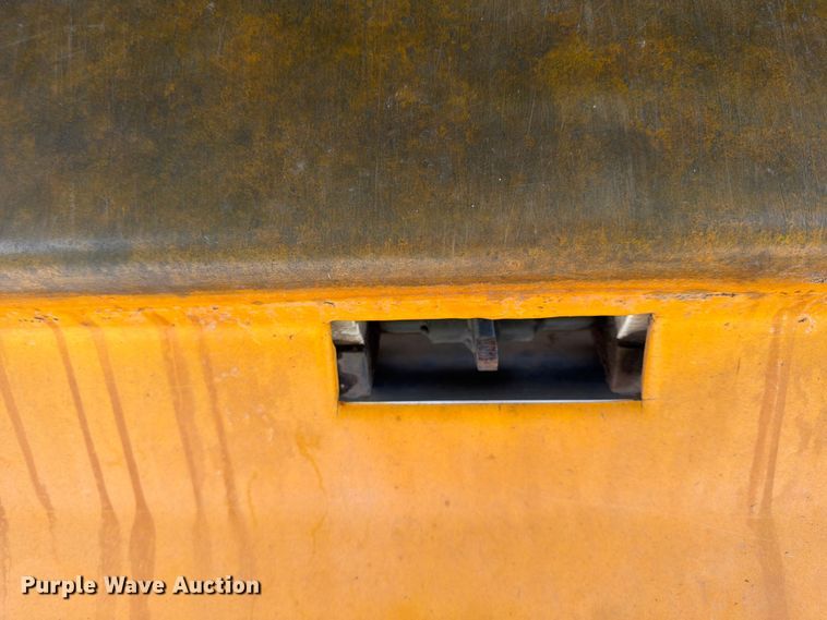 image for item FP4032 2009 Freightliner Business Class M2 street sweeper truck
