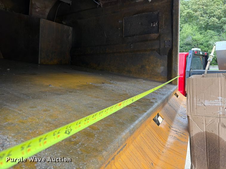 image for item FP4032 2009 Freightliner Business Class M2 street sweeper truck