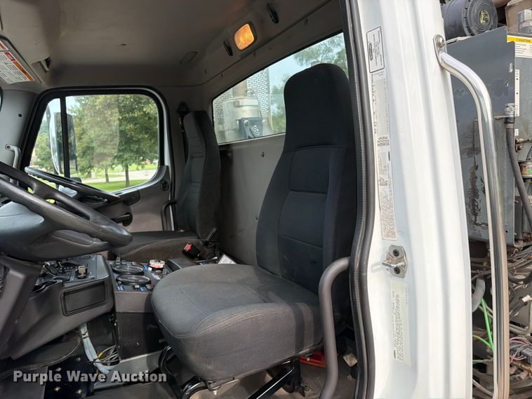 image for item FP4032 2009 Freightliner Business Class M2 street sweeper truck