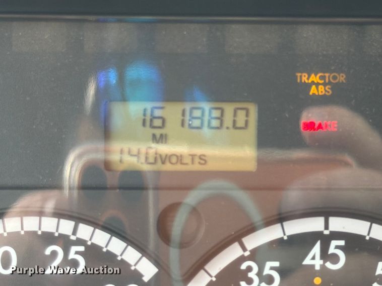 image for item FP4032 2009 Freightliner Business Class M2 street sweeper truck