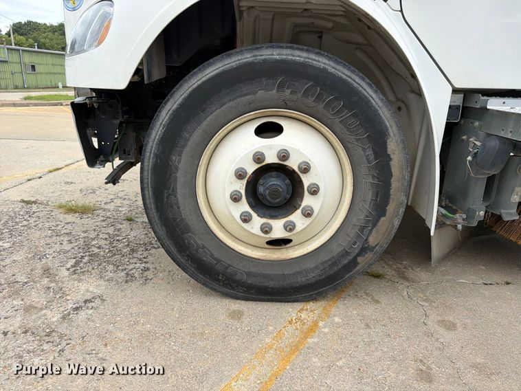 image for item FP4032 2009 Freightliner Business Class M2 street sweeper truck