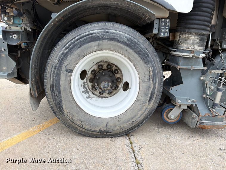 image for item FP4032 2009 Freightliner Business Class M2 street sweeper truck