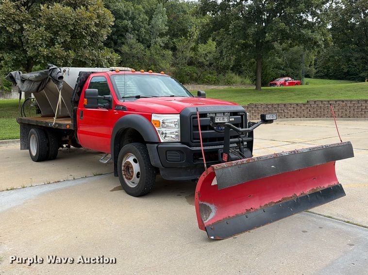 image for item FP4033 2016 Ford F550 Super Duty flatbed truck