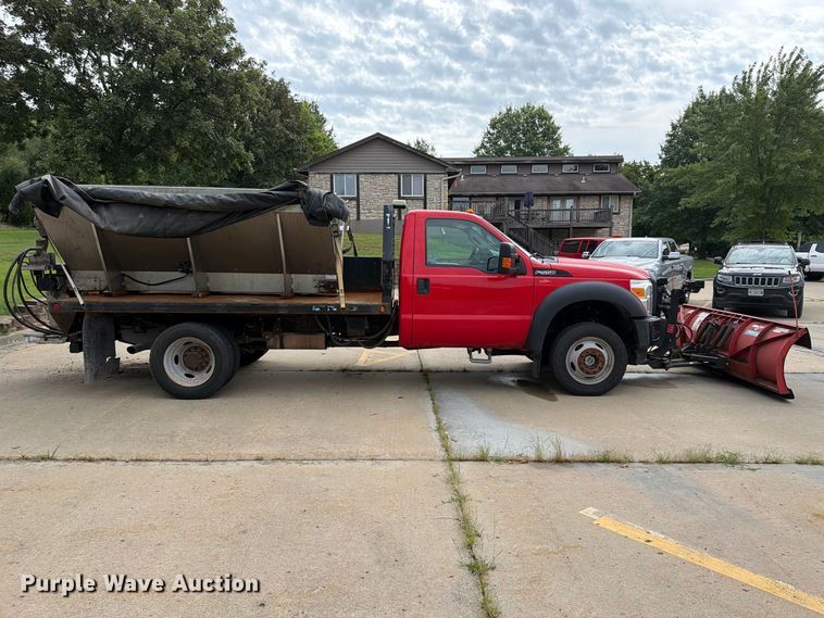 image for item FP4033 2016 Ford F550 Super Duty flatbed truck