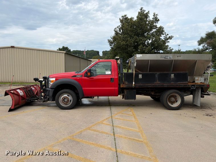 image for item FP4033 2016 Ford F550 Super Duty flatbed truck