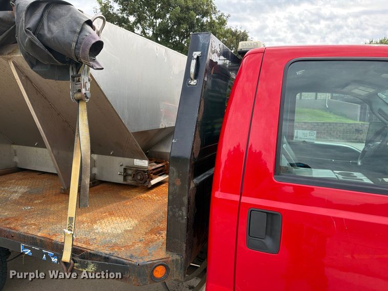 image for item FP4033 2016 Ford F550 Super Duty flatbed truck