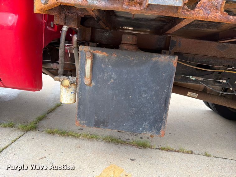 image for item FP4033 2016 Ford F550 Super Duty flatbed truck