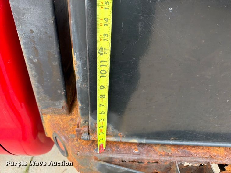 image for item FP4033 2016 Ford F550 Super Duty flatbed truck