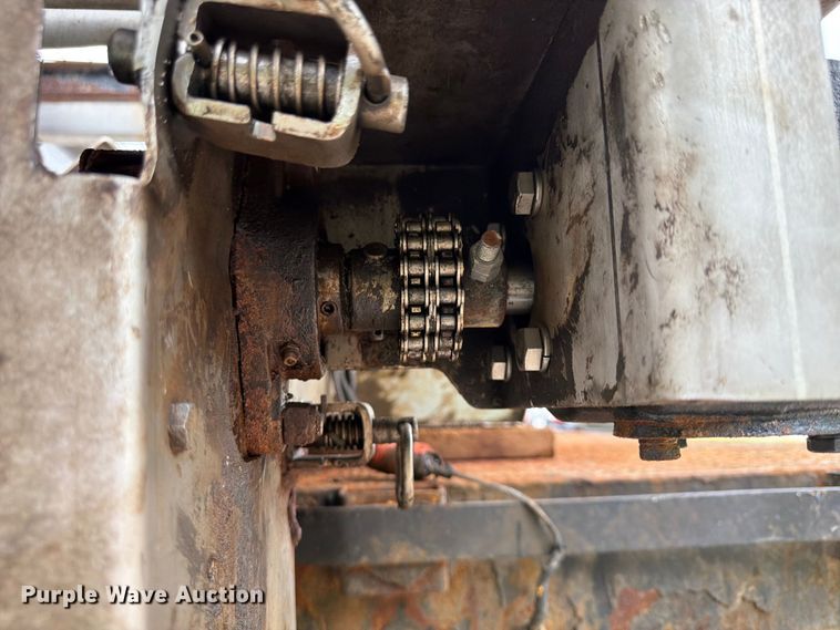image for item FP4033 2016 Ford F550 Super Duty flatbed truck