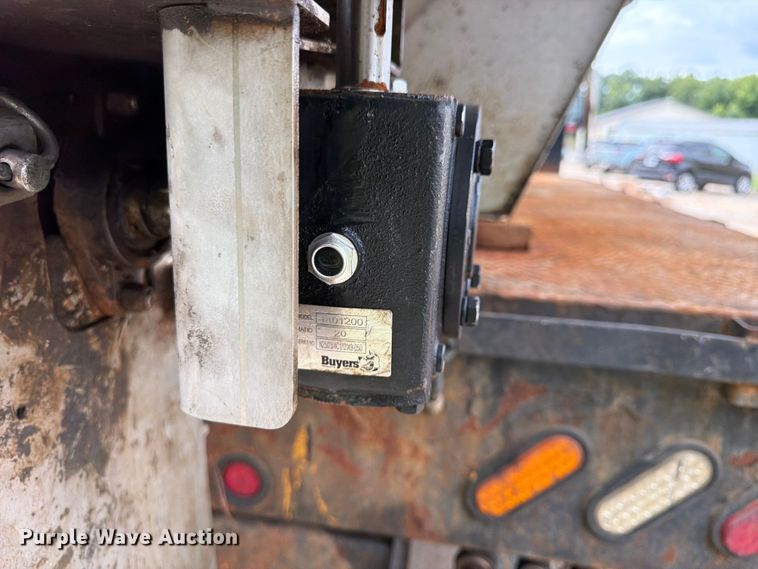 image for item FP4033 2016 Ford F550 Super Duty flatbed truck