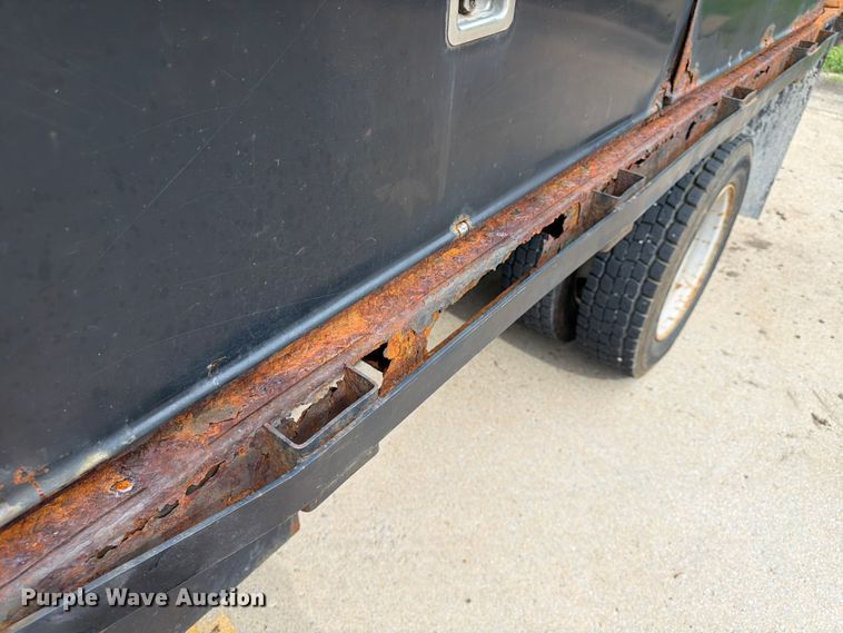 image for item FP4033 2016 Ford F550 Super Duty flatbed truck
