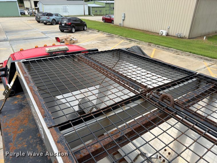 image for item FP4033 2016 Ford F550 Super Duty flatbed truck