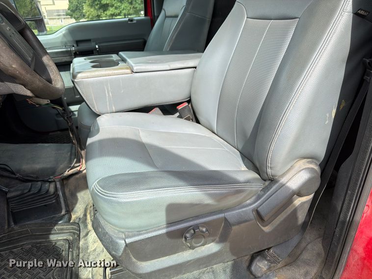 image for item FP4033 2016 Ford F550 Super Duty flatbed truck