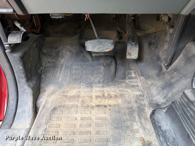 image for item FP4033 2016 Ford F550 Super Duty flatbed truck