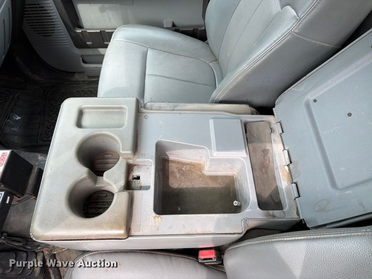 image for item FP4033 2016 Ford F550 Super Duty flatbed truck