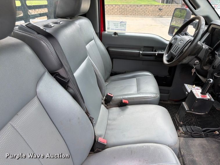 image for item FP4033 2016 Ford F550 Super Duty flatbed truck