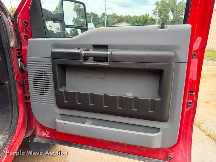 image for item FP4033 2016 Ford F550 Super Duty flatbed truck