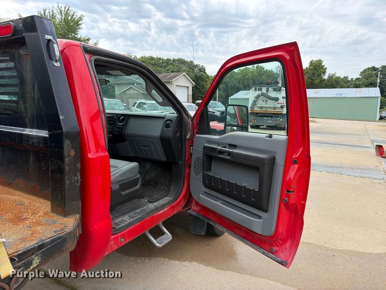 image for item FP4033 2016 Ford F550 Super Duty flatbed truck