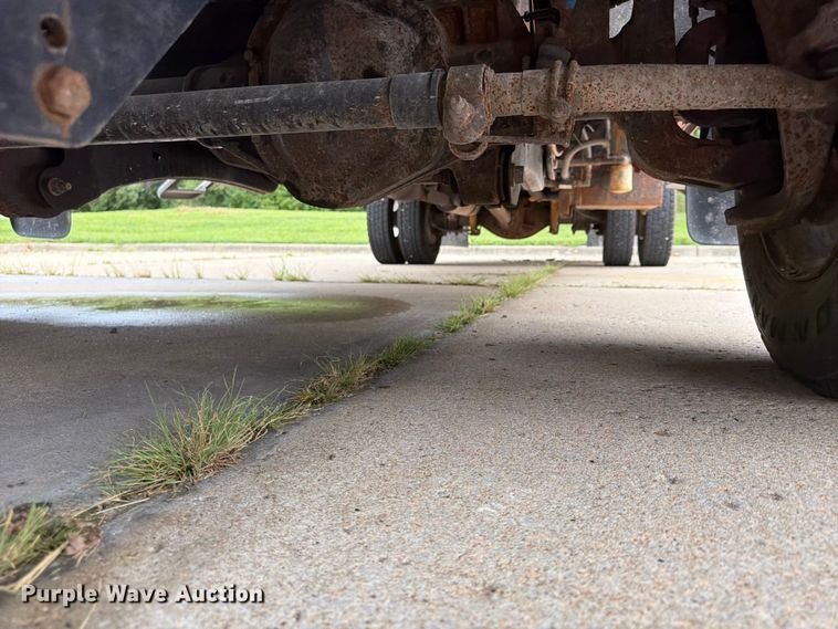 image for item FP4033 2016 Ford F550 Super Duty flatbed truck