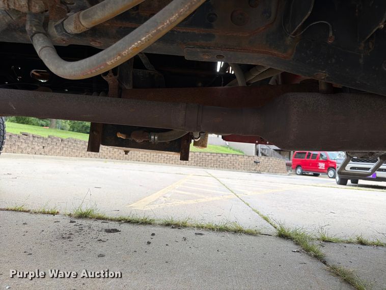 image for item FP4033 2016 Ford F550 Super Duty flatbed truck