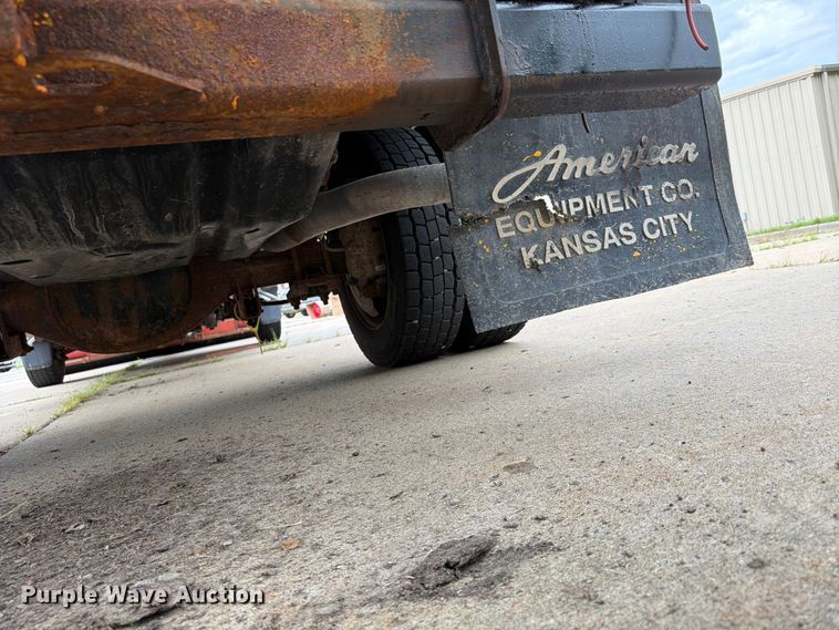 image for item FP4033 2016 Ford F550 Super Duty flatbed truck