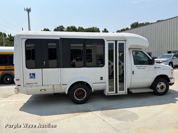 image for item FT6121 2012 Ford Eldorado E350 Super Duty shuttle bus