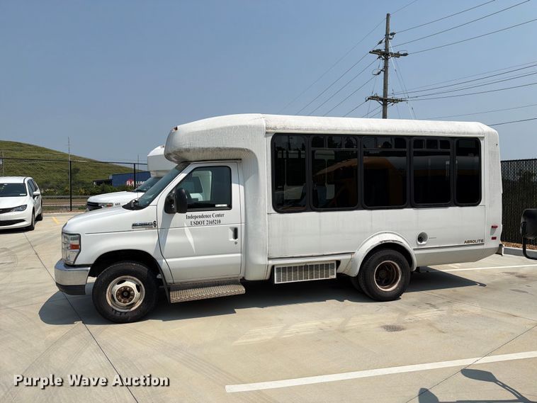 image for item FT6121 2012 Ford Eldorado E350 Super Duty shuttle bus