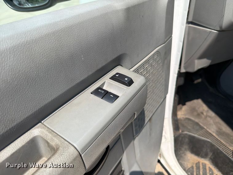 image for item FT6121 2012 Ford Eldorado E350 Super Duty shuttle bus