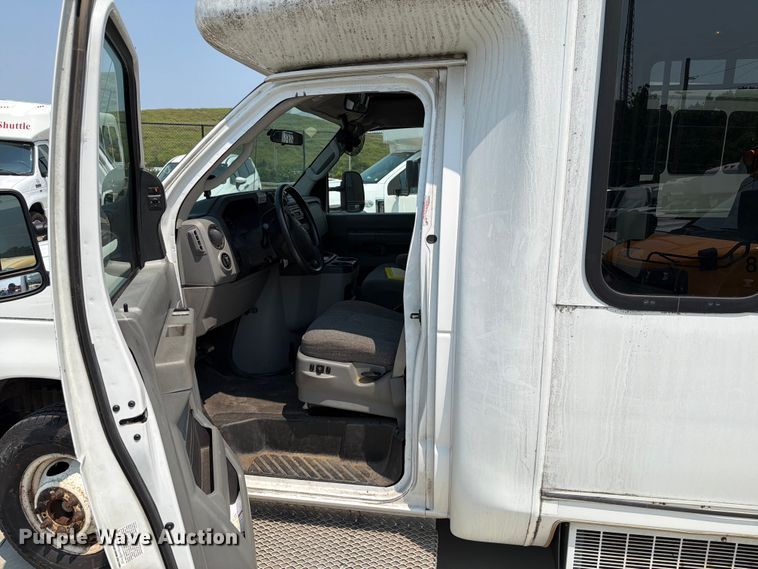 image for item FT6121 2012 Ford Eldorado E350 Super Duty shuttle bus