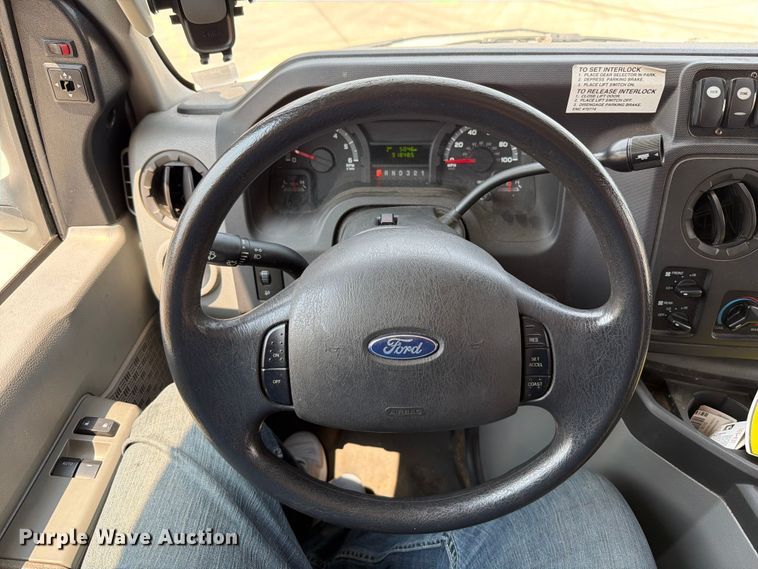 image for item FT6121 2012 Ford Eldorado E350 Super Duty shuttle bus