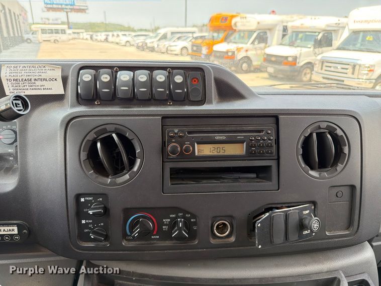 image for item FT6121 2012 Ford Eldorado E350 Super Duty shuttle bus