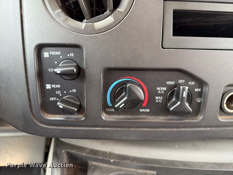 image for item FT6121 2012 Ford Eldorado E350 Super Duty shuttle bus