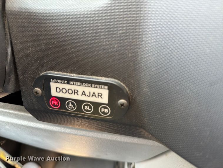 image for item FT6121 2012 Ford Eldorado E350 Super Duty shuttle bus