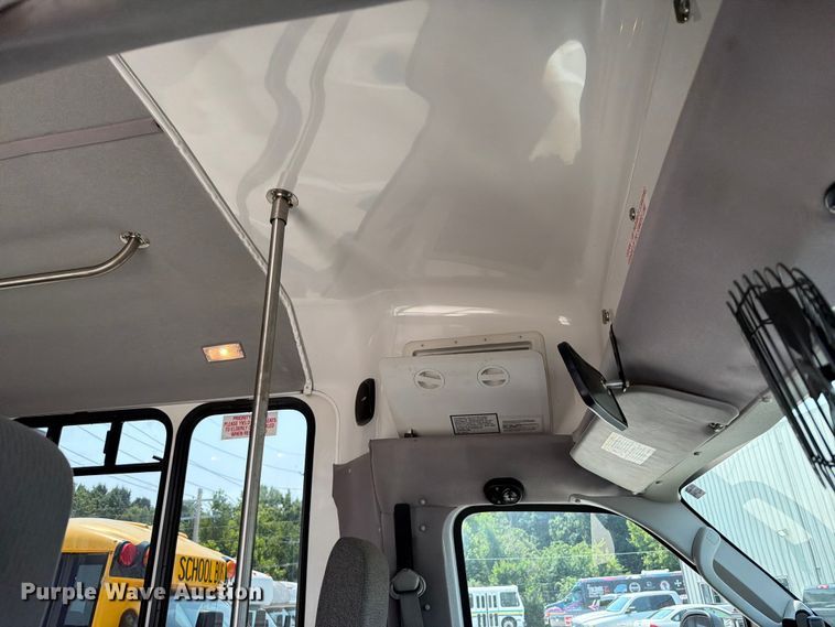 image for item FT6121 2012 Ford Eldorado E350 Super Duty shuttle bus