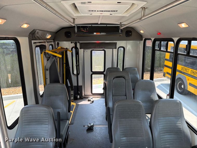 image for item FT6121 2012 Ford Eldorado E350 Super Duty shuttle bus