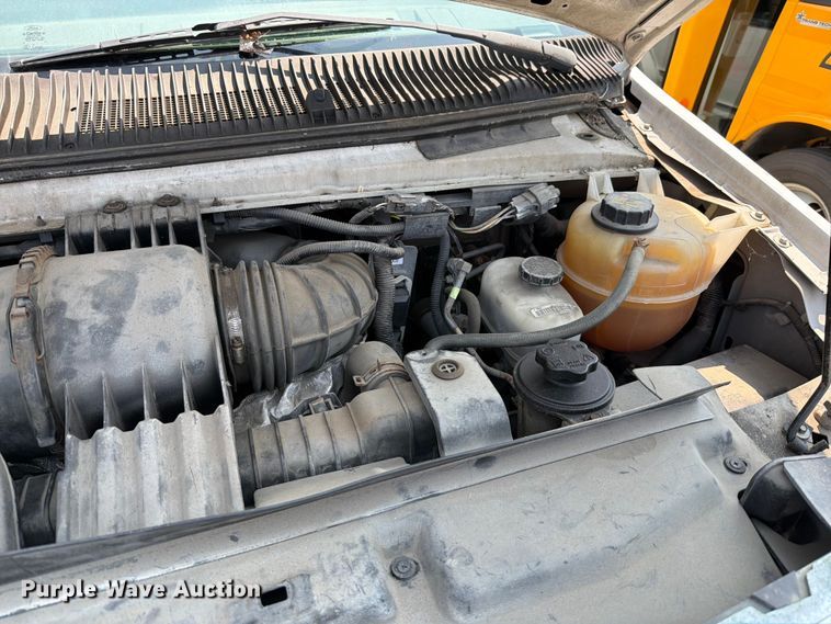 image for item FT6121 2012 Ford Eldorado E350 Super Duty shuttle bus