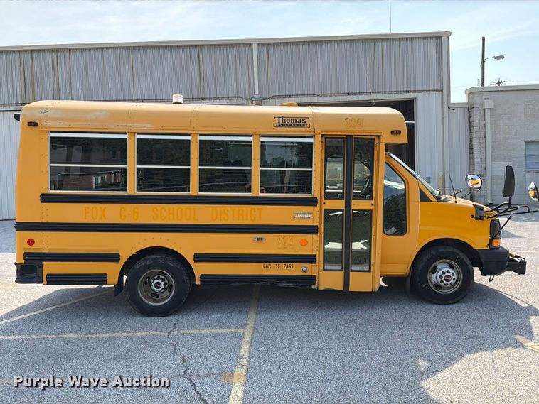 2011 Thomas Savana G3500