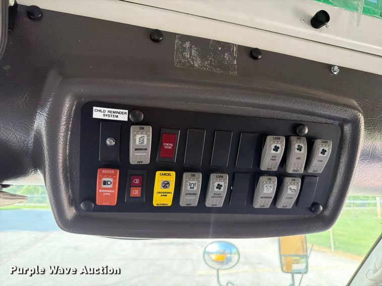 2011 Thomas Savana G3500