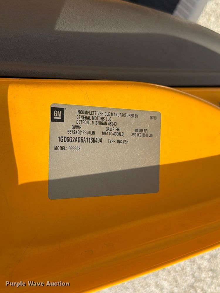 2011 Thomas Savana G3500