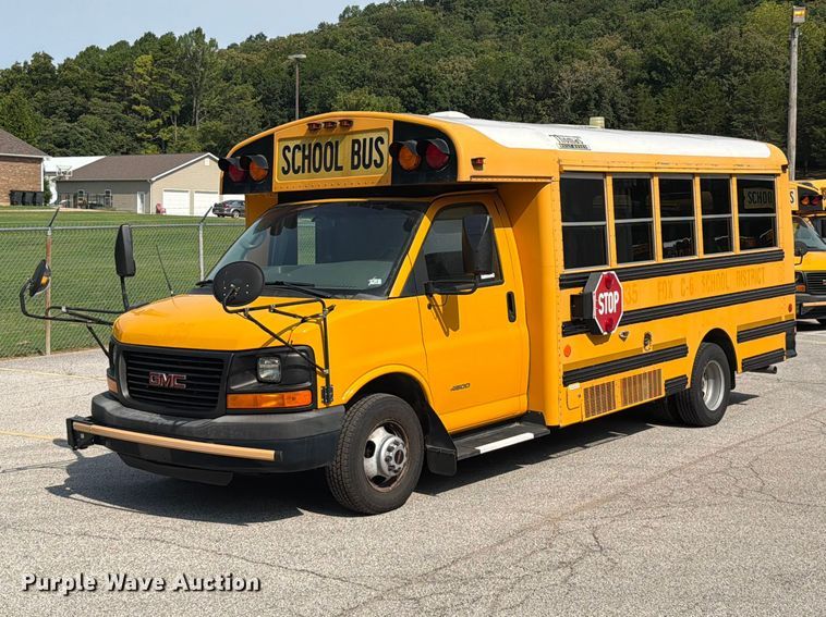 2013 Thomas Savana G4500