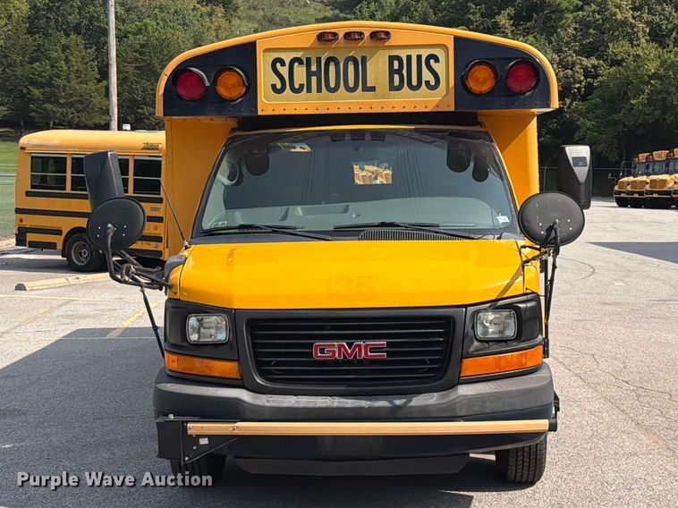 2013 Thomas Savana G4500