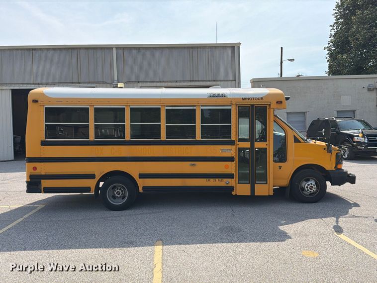 2013 Thomas Savana G4500