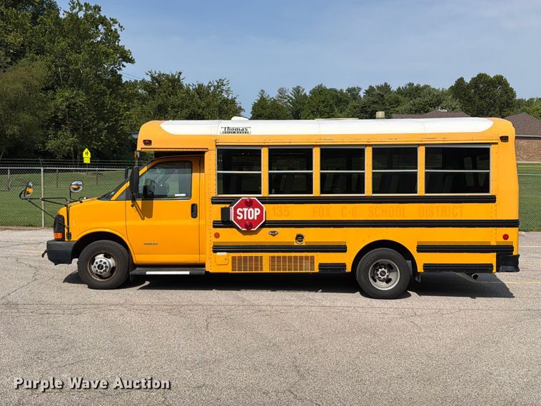 2013 Thomas Savana G4500