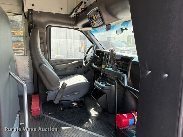 2013 Thomas Savana G4500