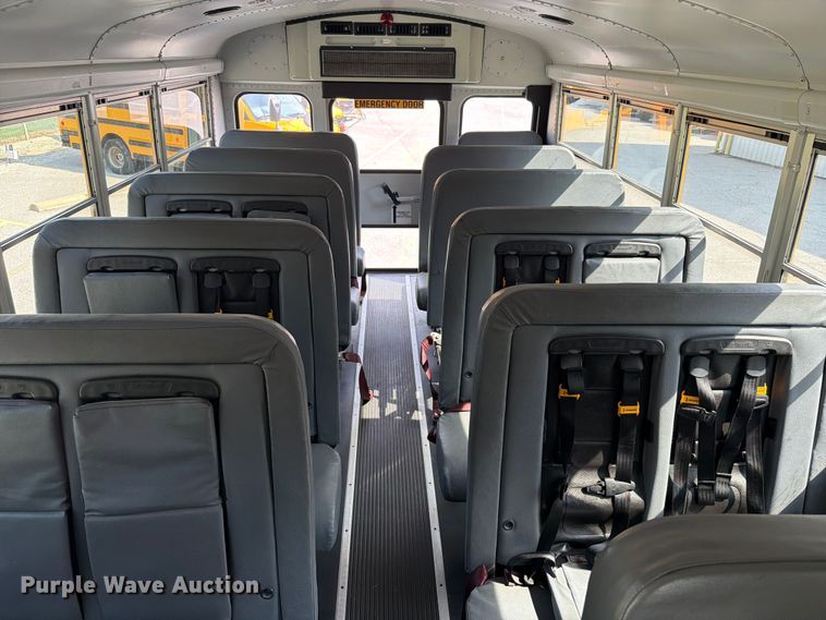 2013 Thomas Savana G4500