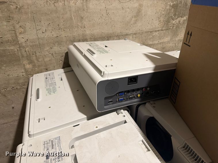 image for item FT6656 Projectors
