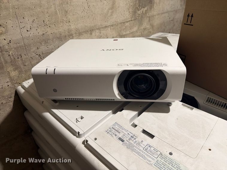image for item FT6656 Projectors