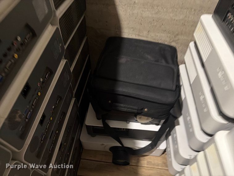 image for item FT6656 Projectors